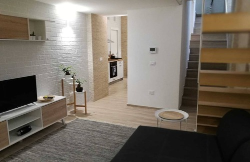 Borgo Vecchio House | CORBHOUSE - ENTIRE HOUSE WITH SEPARATE ENTRANCE