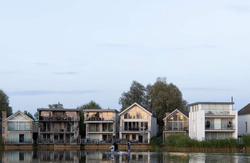 Cirencester House | Corinium Lodge - HM20 - HOT TUB - Lakeside Spa Property