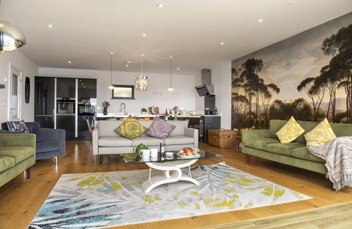 Portwrinkle House | Cormorant - Beachside House with Terrace Hot Tub & Stunning Views
