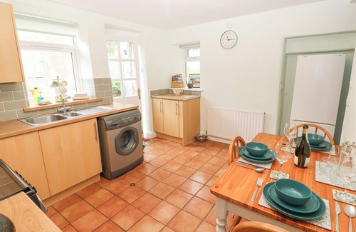 Kirkby Stephen Cottage | CORNER COTTAGE, pet friendly, with a garden in Kirkby Stephen