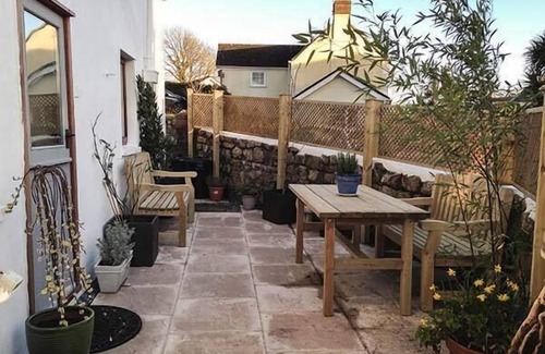Reynoldston Cottage | CORNER COTTAGE, pet friendly, with a garden in Reynoldston