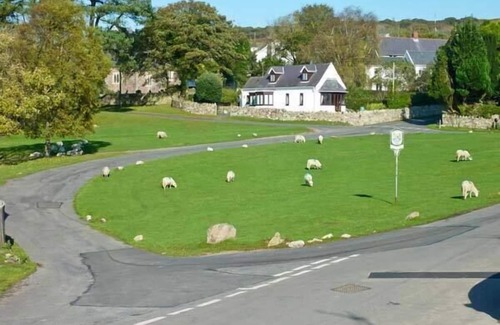 Reynoldston Cottage | CORNER COTTAGE, pet friendly, with a garden in Reynoldston