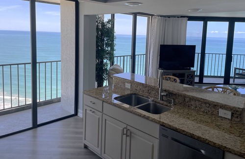 Hutchinson Island South Condo | Corner Unit 19th floor Panoramic Ocean to Indian River