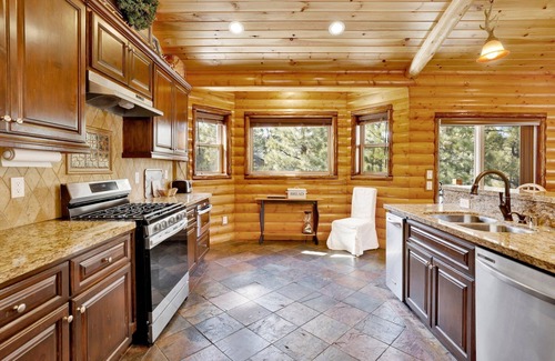Eagle Mountain Estates Cabin | Cornerstone Lodge Log Cabin at Big Bear Lake