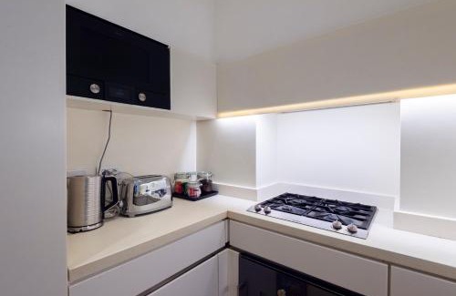 Rione V Ponte Apartment | Coronari Navona luxury 1 bedroom 2 bathrooms