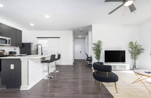 Whitestown Apartment | Corporate Housing by MGM