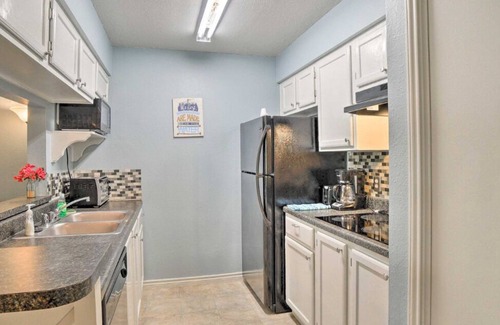 Corpus Christi Condo | Corpus Christi Condo | Indoor Heated Pool: Walk to the Beach!