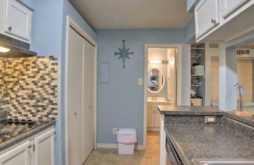 Corpus Christi Condo | Corpus Christi Condo | Indoor Heated Pool: Walk to the Beach!
