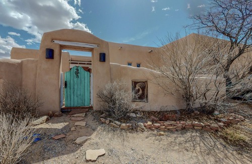 Corrales House | Corrales Hacienda with Mountain Views - High Desert Retreat!