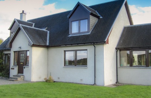 Grantown-on-Spey Cottage | CORRIEMHOR BEAG, pet friendly, with a garden in Grantown-On-Spey