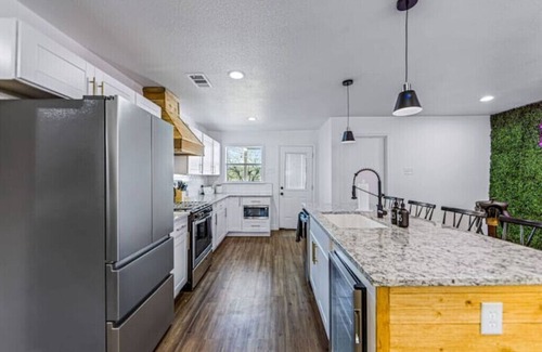 Fort Worth House | Cosmic Cowgirl 3 minutes from the Stockyards!n