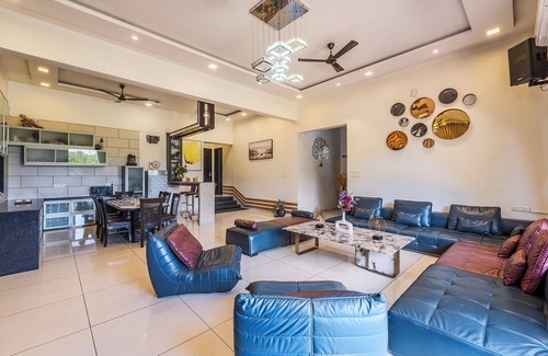 Lonavala Villa | Cosmicstays Luxe Oasis Pool & Bar Villa