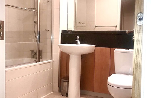 Dublin Apartment | Cosy 1bd Corporate Apt in Dublin 4