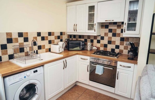 Castle Donington Apartment | Cosy 1BR Apt Near Airport Free Parking | By DerBnB
