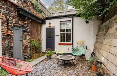Norwich Apartment | Cosy 1BR Home | Close to Norwich Train Station