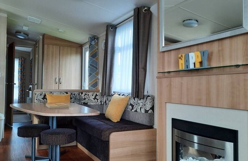 Carnbrea Ski Chalet | Cosy 2 Bedroom static on a Caravan Holiday Park in the heart of Cornwall
