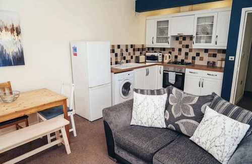 Castle Donington Apartment | Cosy 2BR Apt Near Airport Free Parking | By DerBnB