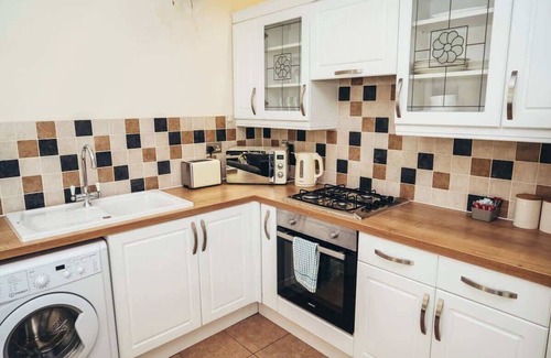Castle Donington Apartment | Cosy 2BR Apt Near Airport Free Parking | By DerBnB