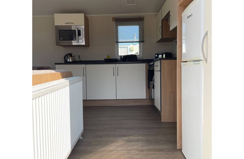 St Leonards-On-Sea Cabin | Cosy 3-Bed Caravan,combe haven st Leonards on sea