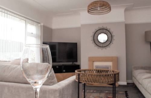 West Kirby House | Cosy 3Bed Bungalow in West Kirby, Free Parking