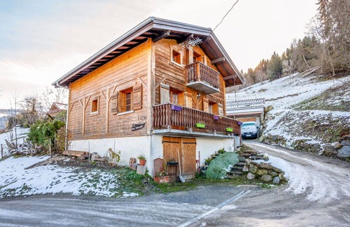 Saint-Gervais-les-Bains Apartment | Cosy apartment for 4 people with WIFI, TV and balcony