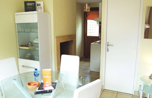 Saint-Jouan-des-Guerets Apartment | Cosy apartment for 4 guests with pool, WIFI, TV and terrace