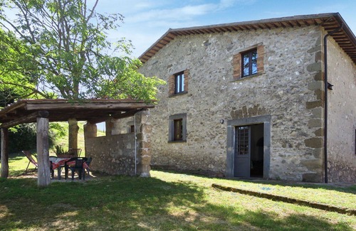Bagnoregio Villa | Cosy apartment in villa for 4 guests with pool, WIFI, patio and parking