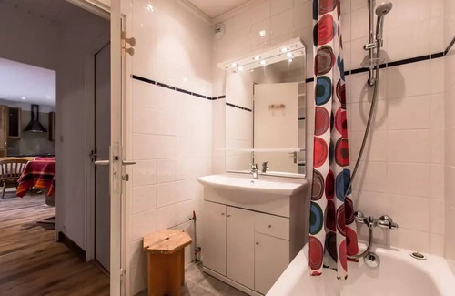 Le Cret Apartment | Cosy and bright three-room apartment near the center