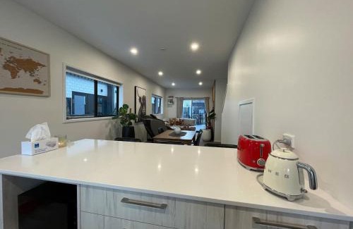 Christchurch City Centre House | Cosy and Central Family Home
