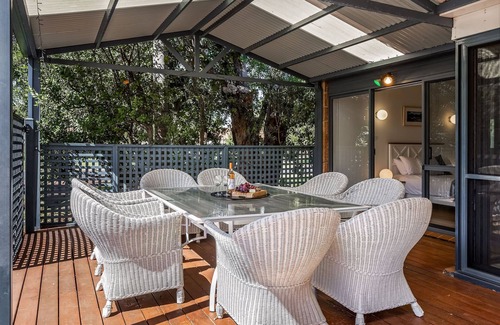 Quindalup House | COSY AND CHARMING BEACH HOUSE SITUATED IN QUIET BEACHSIDE QUINDALUP