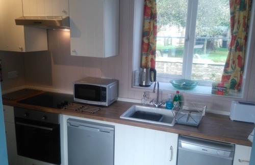 Grewelthorpe Cottage | Cosy and comfortable cottage, pet friendly, woodburning stove, near village pub