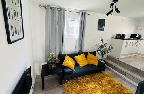 Kidbrooke with Hornfair House | Cosy and Comfy Deluxe Luxury Apartment close to the o2 Arena, Cutty Sack/Parks