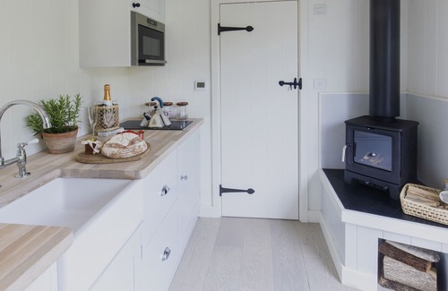 Stanhoe Cabin | Cosy and luxurious, Hidden Hut is beautifully finished with opulent touches and has uninterrupted vi