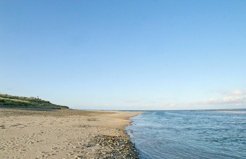 Alnmouth Cottage | Cosy and welcoming terraced cottage a short walk from the beach at Alnmouth.