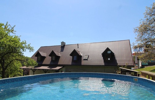 Cerny Dul Apartment | Cosy apartment for 6 people with private pool, WIFI, TV, terrace and parking