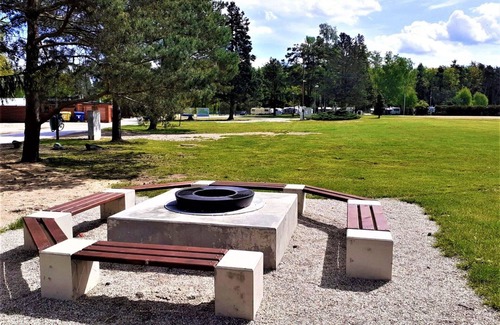 Hradec Kralove House | Cosy apartment in villa for 12 guests with WIFI, TV, patio, pets allowed and parking