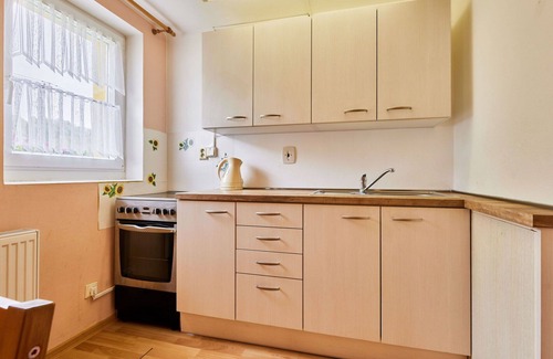 Svoboda nad Upou Apartment | Cosy apartment for 4 guests with WIFI, TV, patio, pets allowed and parking
