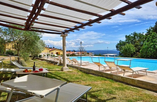 Monteverdi Marittimo Apartment | Cosy apartment for 8 people with pool