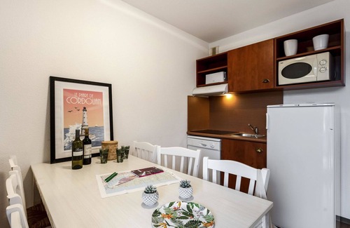 Le Verdon-sur-Mer Apartment | Cosy apartment for 8 guests with WIFI, pool, TV, terrace and pets allowed