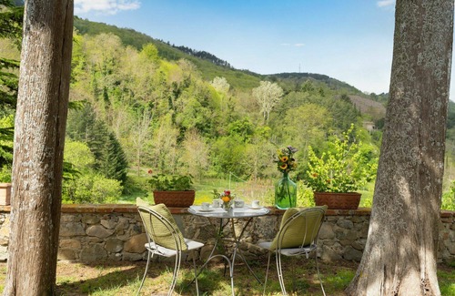 Torsoli Villa | Cosy apartment in villa for 20 guests with WIFI, private pool, TV, terrace and pets allowed