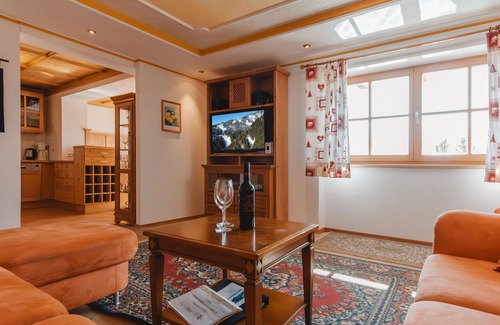 Konigsleiten Apartment | Cosy apartment for 6 guests with WIFI, TV and terrace