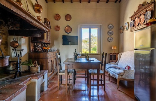 Monticchiello Apartment | Cosy apartment for 4 guests with A/C, WIFI and TV, close to Montepulciano