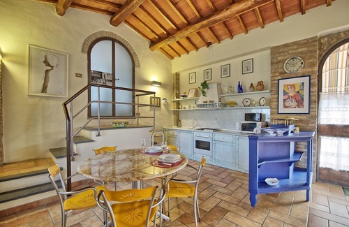 San Gimignano Apartment | Cosy apartment for 2 guests with A/C, WIFI, pool, TV, panoramic view and parking