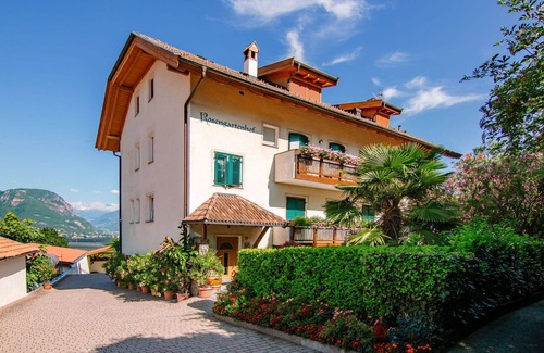 Andriano Apartment | Cosy apartment for 2 people with WIFI, pool, TV and patio