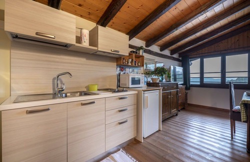 Vito d'Asio Apartment | Cosy apartment for 2 people with WIFI, A/C, pool, TV, patio and pets allowed
