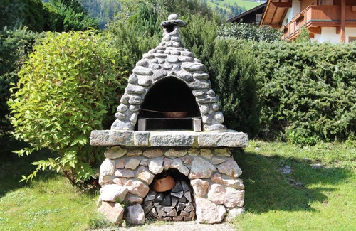 Zillertal Apartment | Cosy apartment for 4 guests with WIFI, TV, terrace, pets allowed, panoramic view and parking