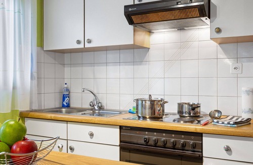 Graechen Apartment | Cosy apartment for 4 guests with TV, terrace and panoramic view