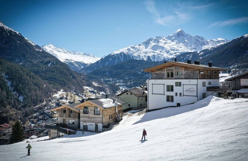 Soelden Apartment | Cosy apartment for 4 guests with WIFI, TV, balcony and pets allowed