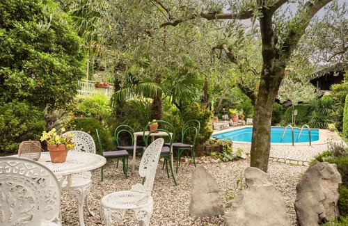 Vito d'Asio Apartment | Cosy apartment for 4 people with pool, A/C, WIFI, TV, patio and pets allowed