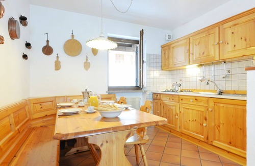 Penia Apartment | Cosy apartment for 4 people with TV and balcony